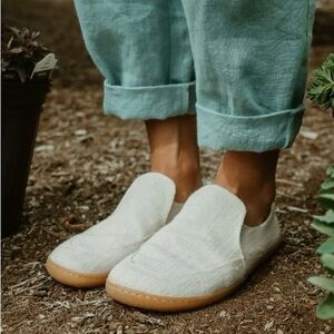 Mukishoes Elegant Cream Loafers for Women